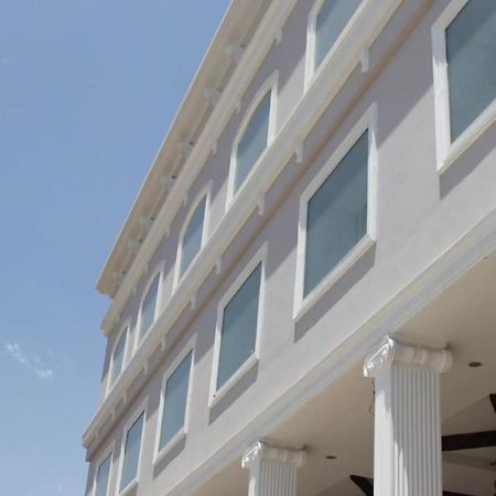 Hotel 17 Miles Jammu Buitenkant foto
