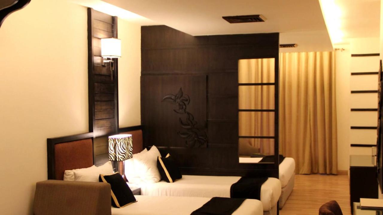 Hotel 17 Miles Jammu Buitenkant foto
