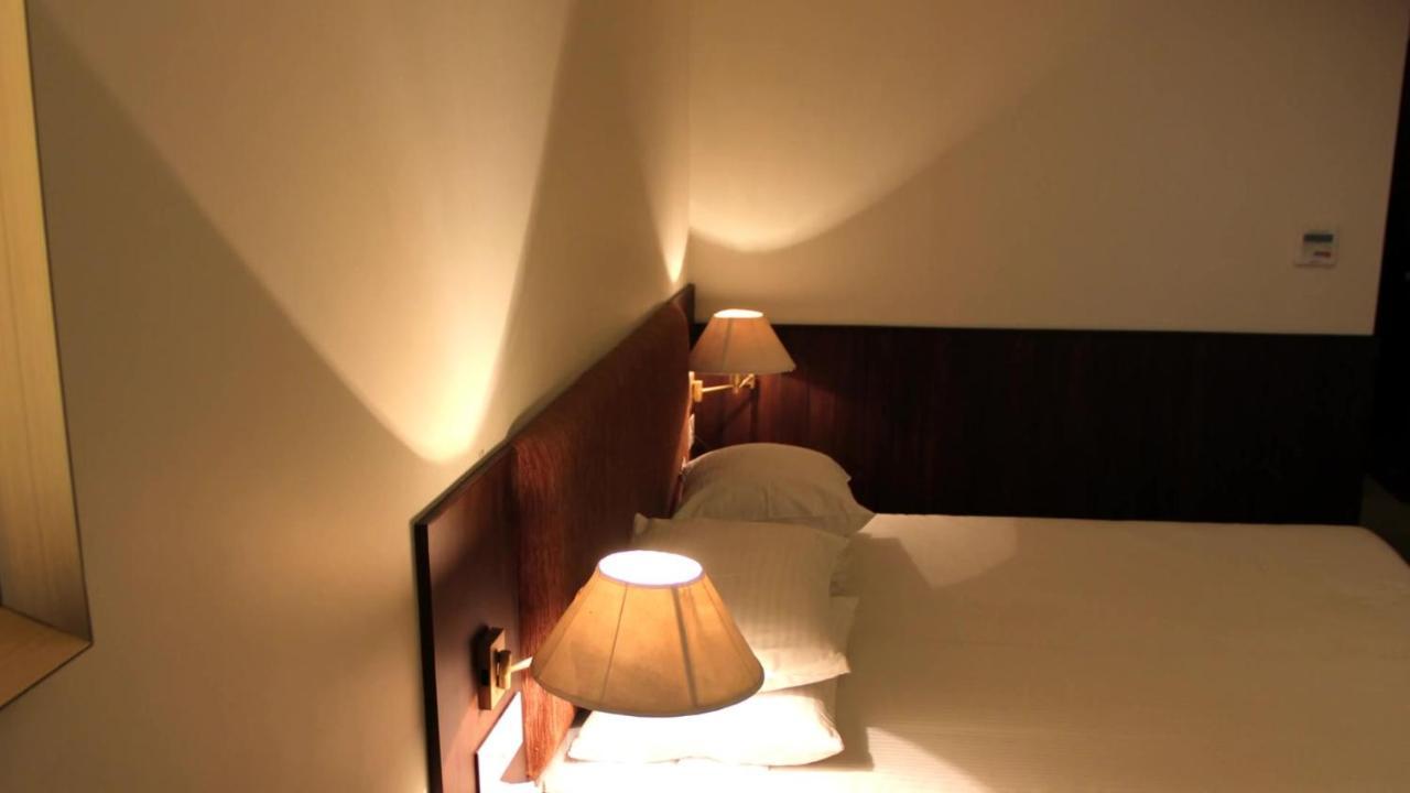 Hotel 17 Miles Jammu Buitenkant foto