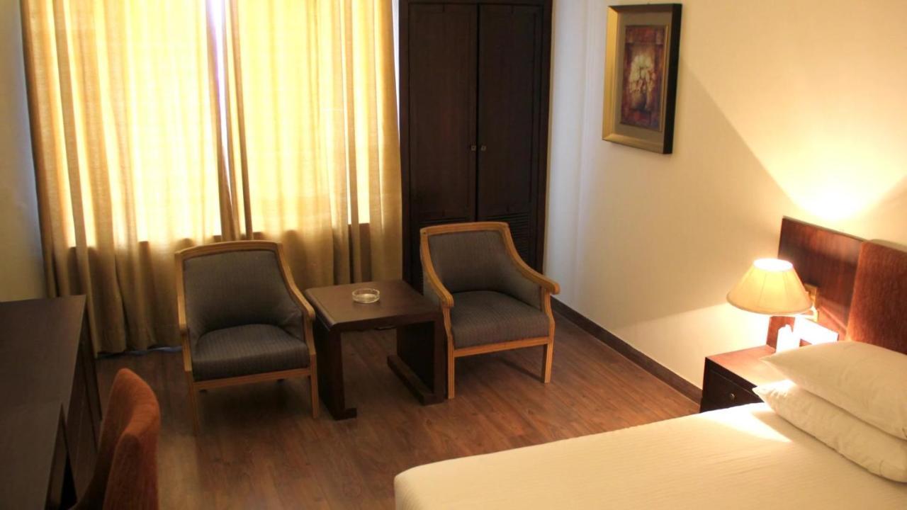 Hotel 17 Miles Jammu Buitenkant foto